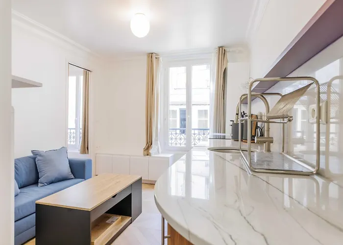 Charming - Madeleine Monceau - Mobility Lease Apartment Paris