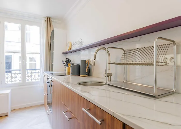 Charming - Madeleine Monceau - Mobility Lease