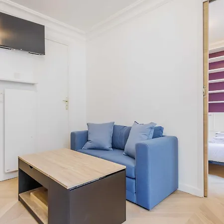 Charming - Madeleine Monceau - Mobility Lease